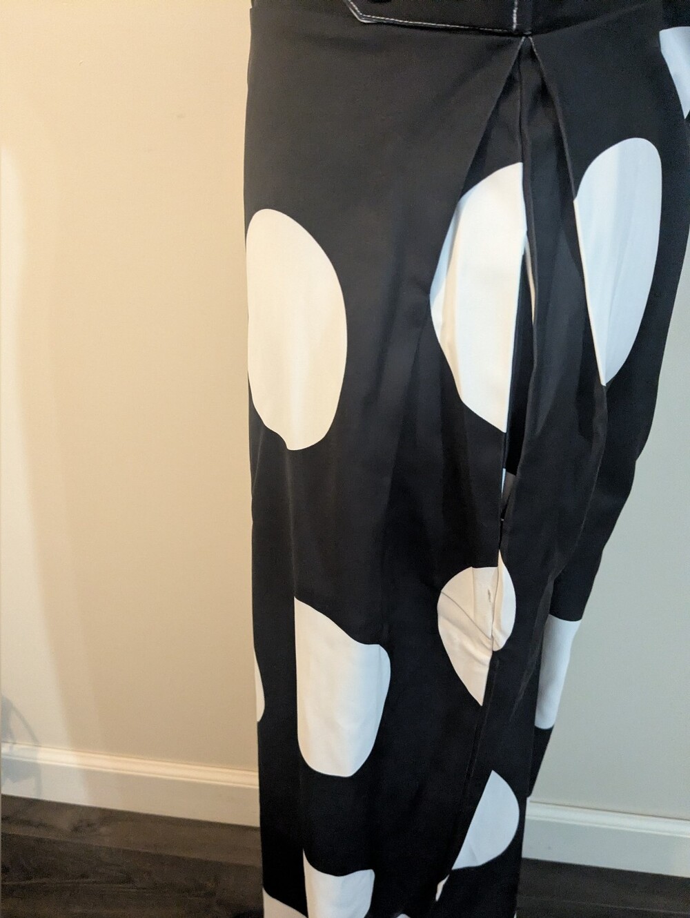 UOOZEE Wide Leg Black w/White Dots Jumpsuit Size Large NWT - Picture 6 of 12